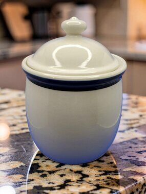 vintage gibson stoneware large blue/cream color crock.
